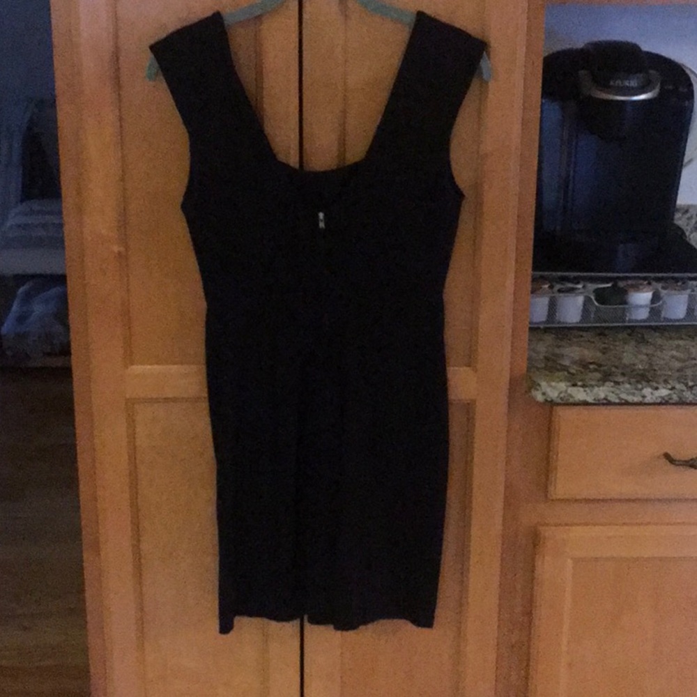 Dress - Picture 5 of 10